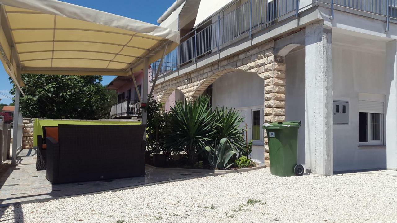 Apartmani Lamani Bibinje Exterior foto